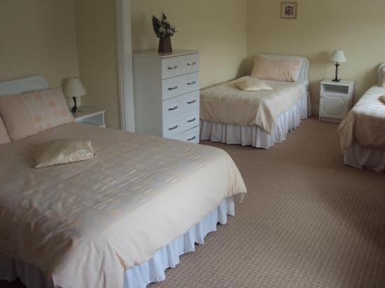Family Room (2 Adults + 2 Children)