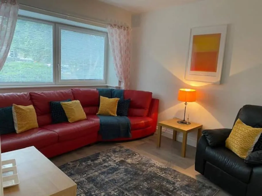 Location, Location - Modern 2 Bed Apt In Killarney-1