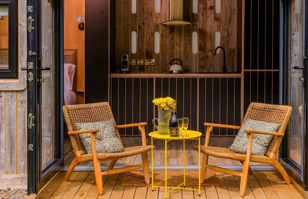 Killarney Glamping At The Grove, Suites And Lodges-1