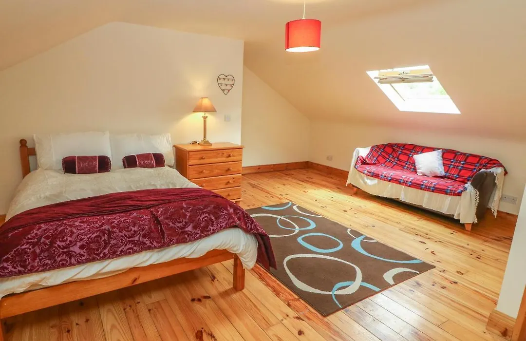 Oak Tree Lodge-1