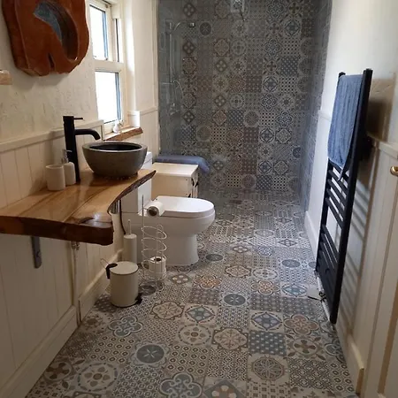 Mary'S Bespoke Cottage-2