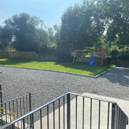 Apt 4 - Silver Spruce-2