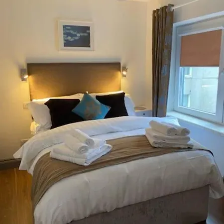 Location, Location - Modern 2 Bed Apt In Killarney-2