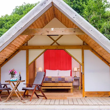 Killarney Glamping At The Grove, Suites And Lodges-2