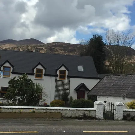 The Glen Farmhouse-2