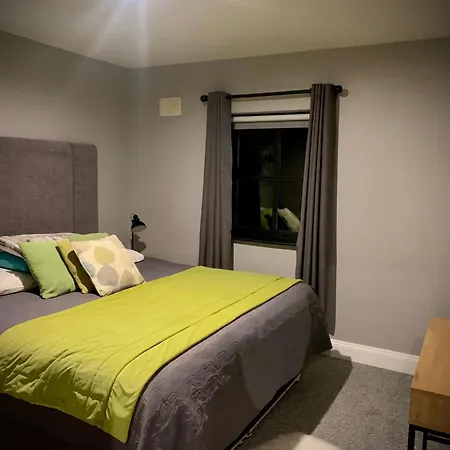 Cottage 33 Old Killarney Village Killarney V93K66X 4 King Beds Sleeps 8 Sharing-3