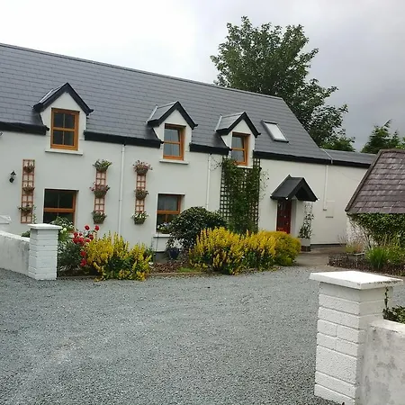 The Glen Farmhouse-3